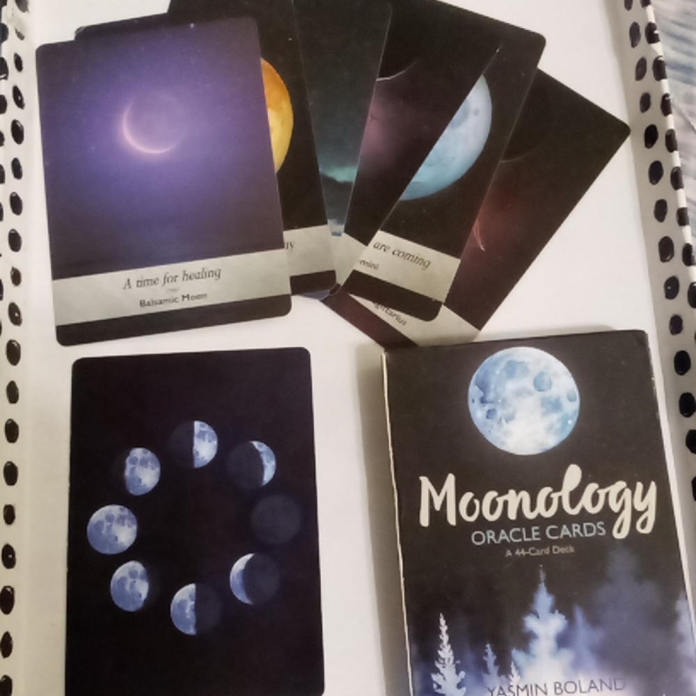 tarot/oracle readings (Dis: I'm not selling the cards)